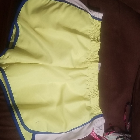 Shorts - Picture 2 of 4